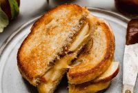 Crispy Apple Cheese Melt