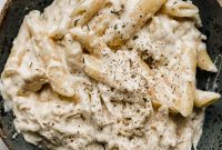 Luscious Slow Cooker Chicken Alfredo