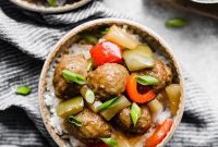 Delectable Sweet and Sour Slow Cooker Meatballs
