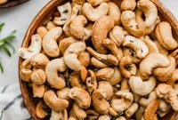 Aromatic Rosemary Cashew Crunch